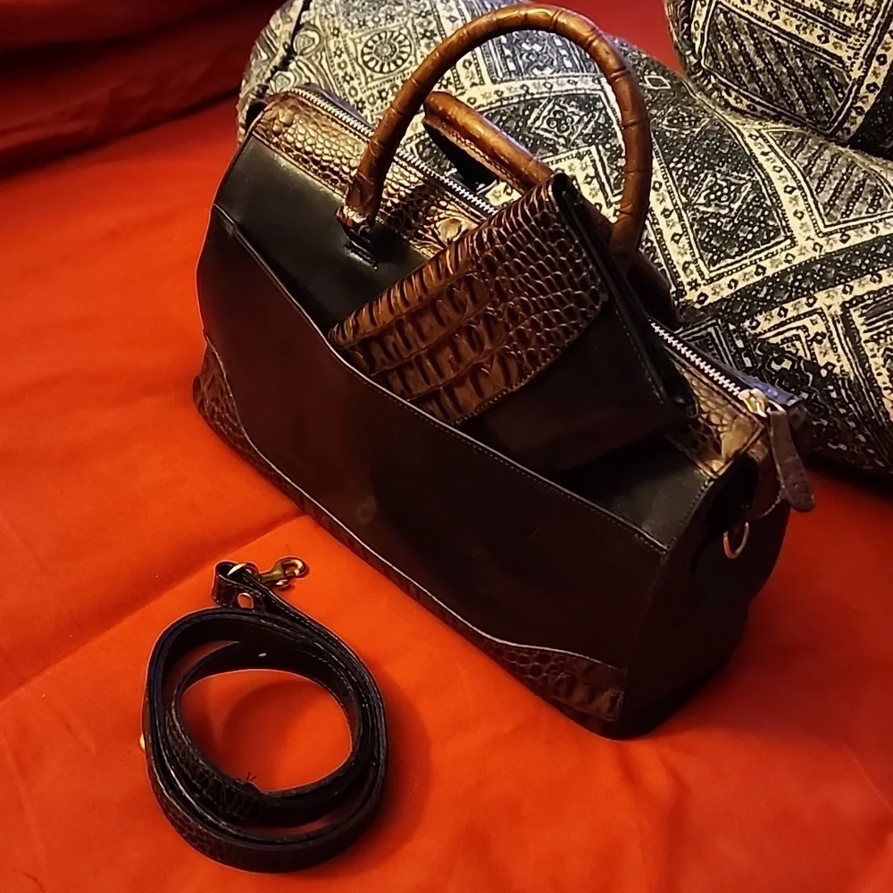 Authentic Brahmin Briefcase crossbody bag w matching wallet